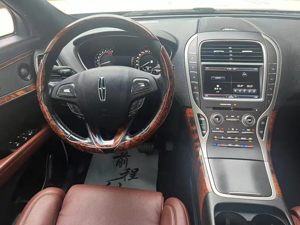 Lincoln MKX 2.7 T 4 WD Honor Shine