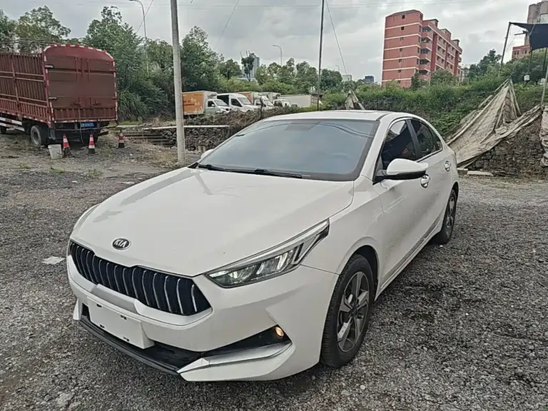 Kia K3 1.5 L CVT Smart Enjoyment Connected