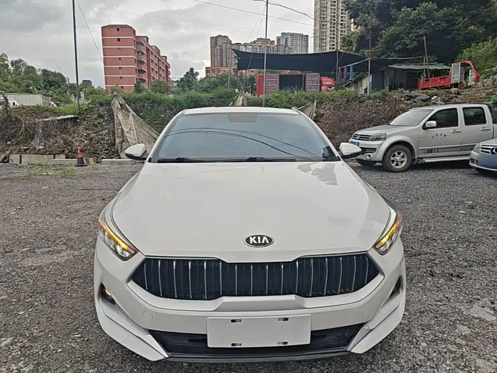 Kia K3 1.5 L CVT Smart Enjoyment Connected