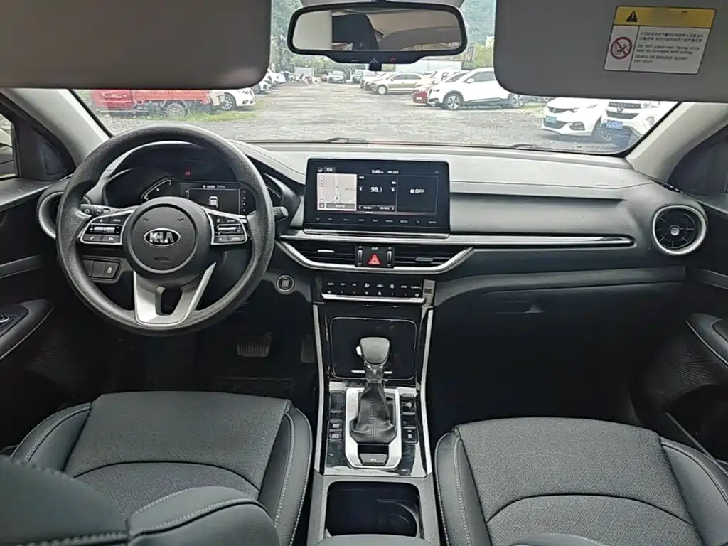 Kia K3 1.5 L CVT Smart Enjoyment Connected