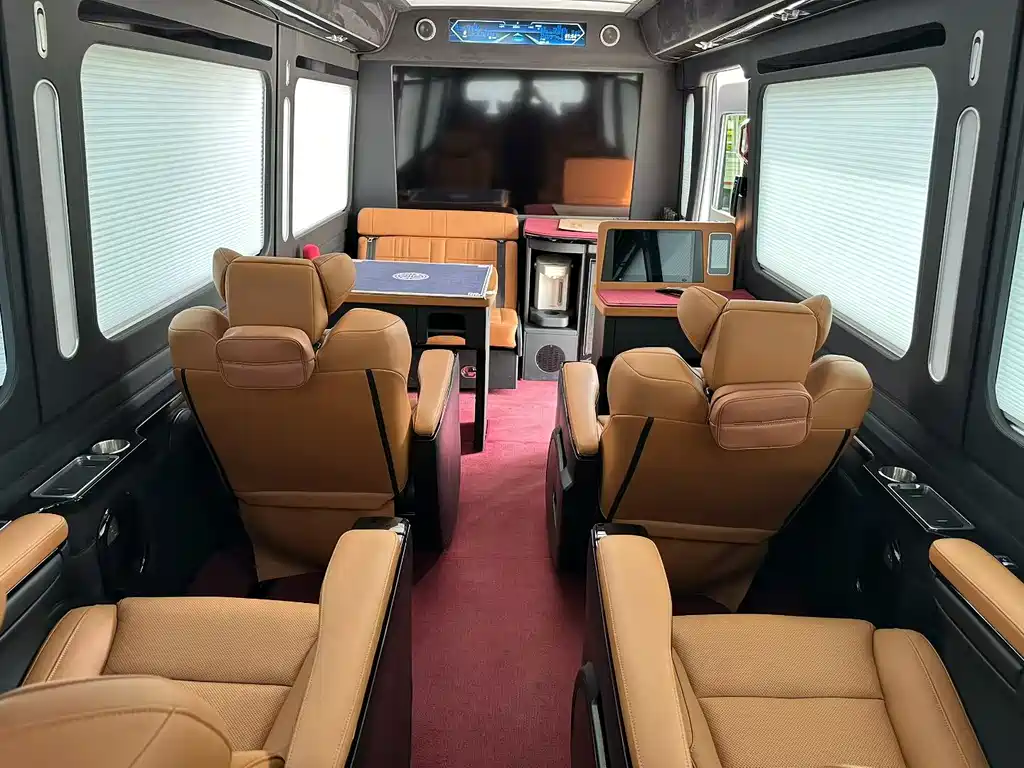 Hongqi Jinkuihua Guoyue 红旗金葵花国悦 2024款 3.0 T 商务版 12座