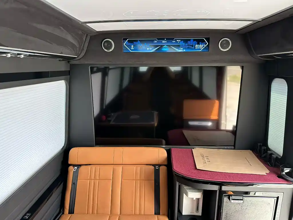 Hongqi Jinkuihua Guoyue 红旗金葵花国悦 2024款 3.0 T 商务版 12座