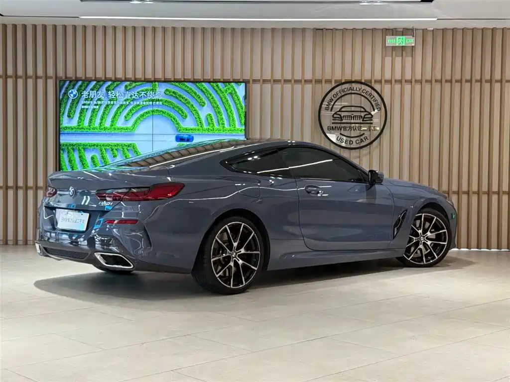 BMW 8 Series 840 i 2-door Coupe M Sport Package
