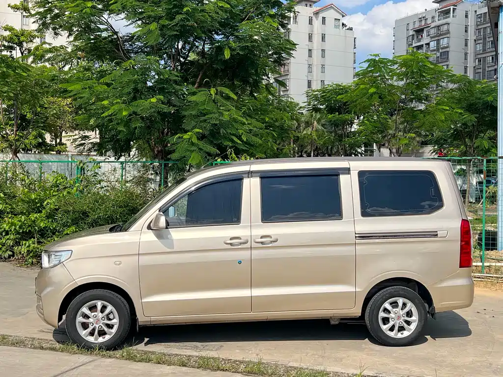 Wuling Hongguang V 1.5 L Power Enjoyment Hydraulic Assist LAR
