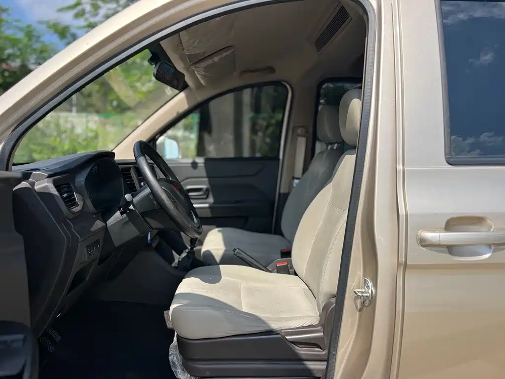 Wuling Hongguang V 1.5 L Power Enjoyment Hydraulic Assist LAR