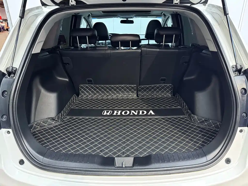 Jade 210 TURBO CVT Luxury 5-seat