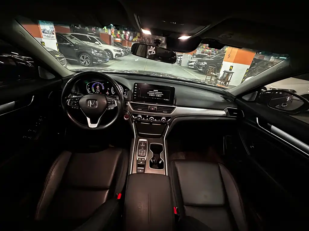 Accord Sharp· Hybrid 2.0 L Sharp Leading