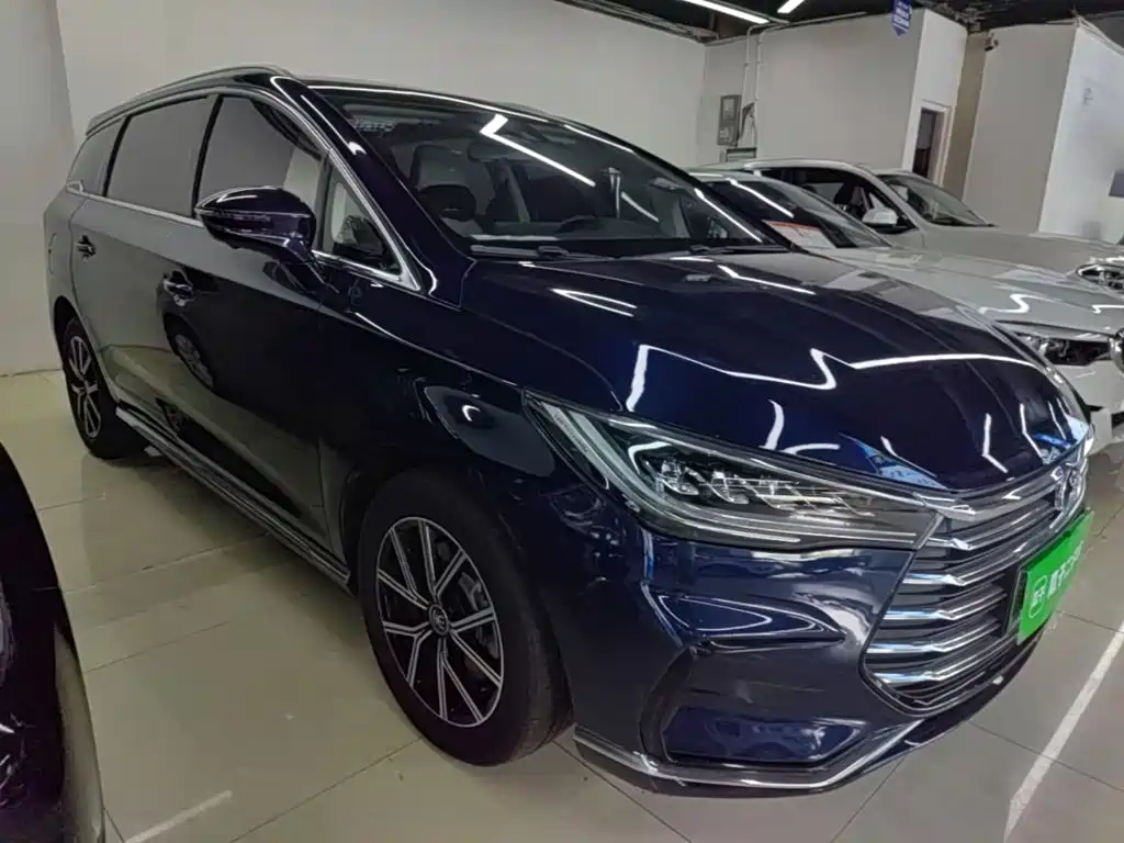 Song MAX NEV DM-i 105 KM Flagship