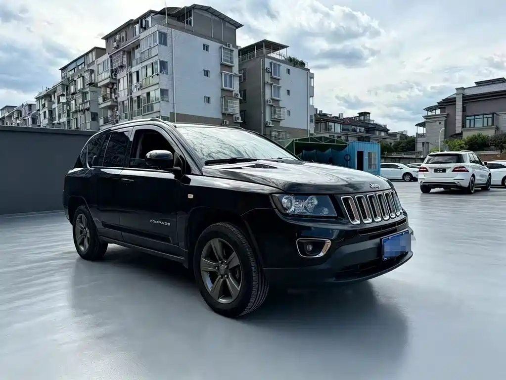 Compass (Import) Facelift 2.4 L 4 WD Comfort