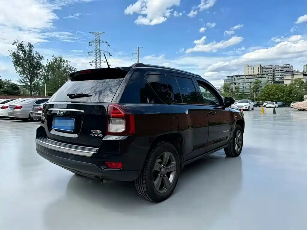 Compass (Import) Facelift 2.4 L 4 WD Comfort