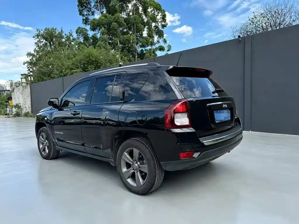 Compass (Import) Facelift 2.4 L 4 WD Comfort