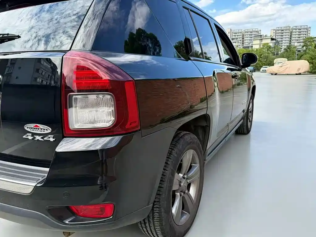 Compass (Import) Facelift 2.4 L 4 WD Comfort