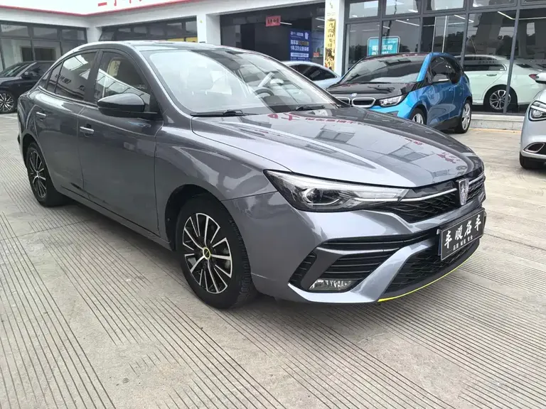 Roewe i5 1.5 L CVT Black Gold