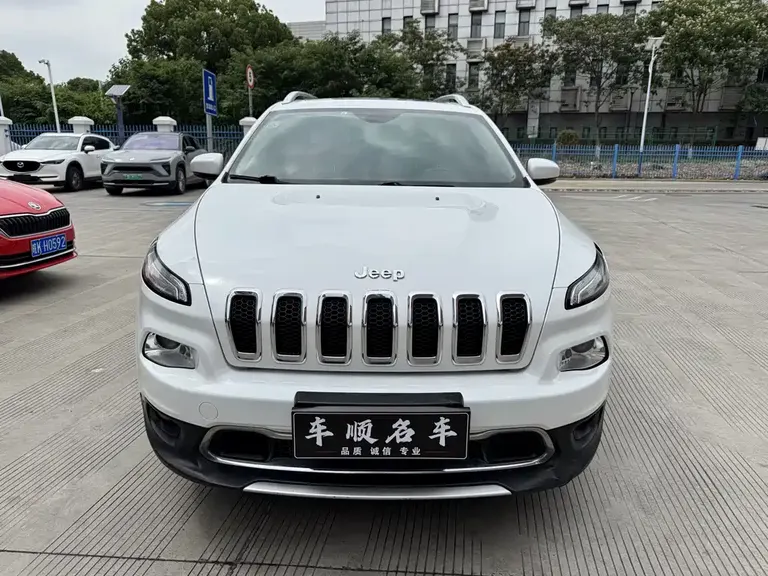 Jeep Cherokee 2.0 L Superior
