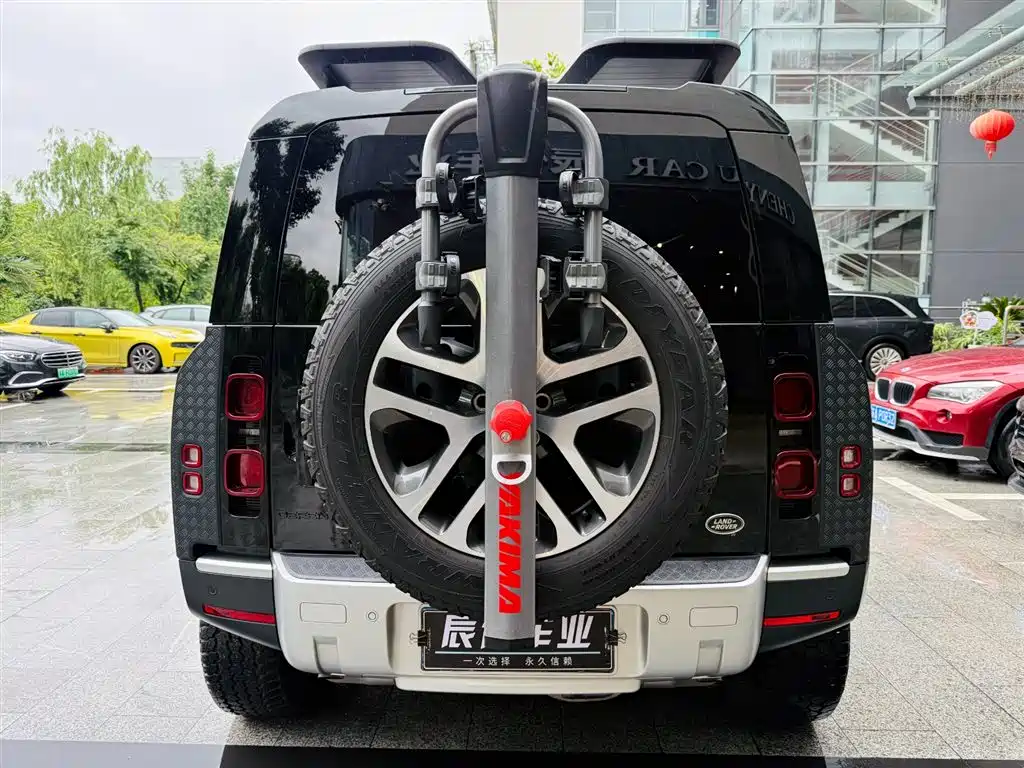 Land Rover Defender 110 3.0 T P400 Dark Special Edition