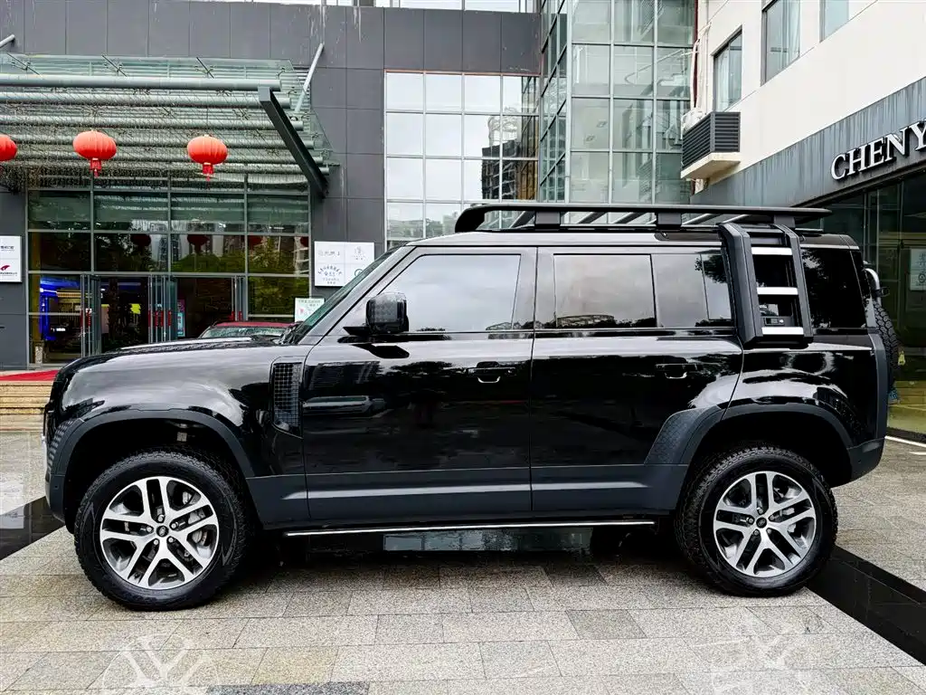 Land Rover Defender 110 3.0 T P400 Dark Special Edition