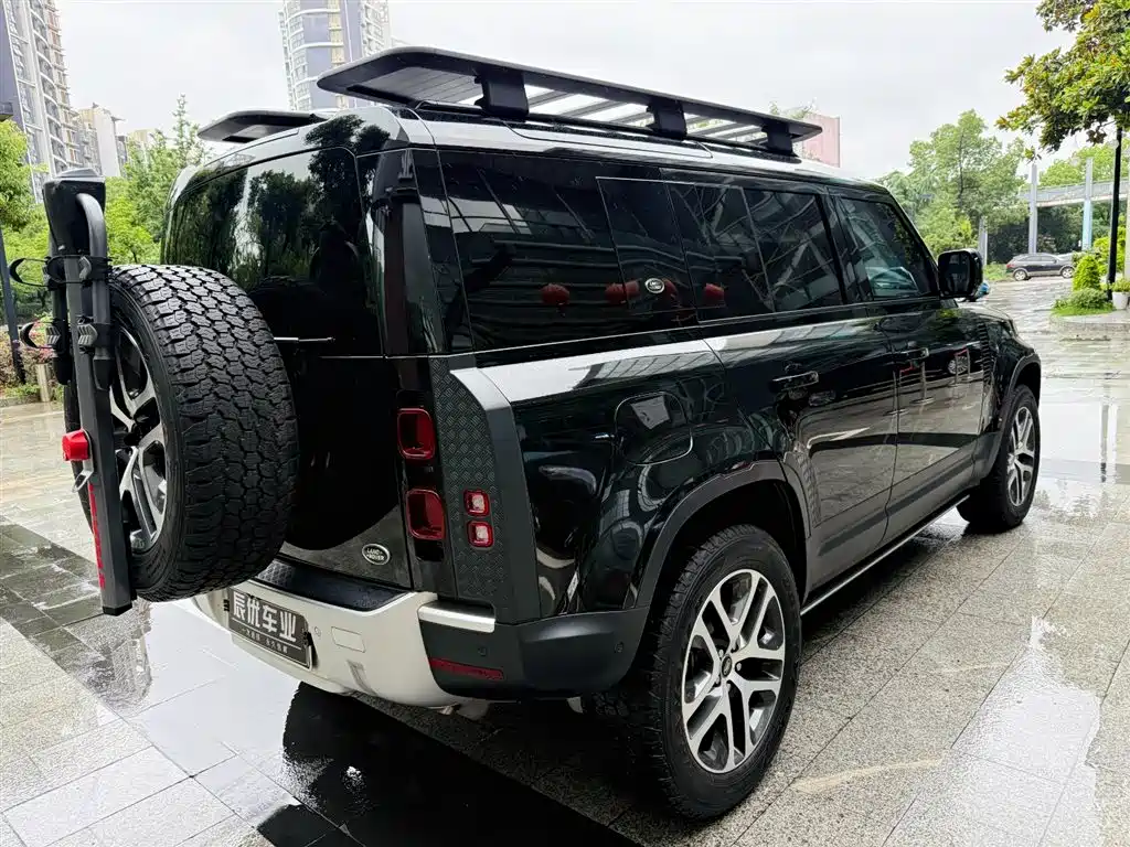 Land Rover Defender 110 3.0 T P400 Dark Special Edition