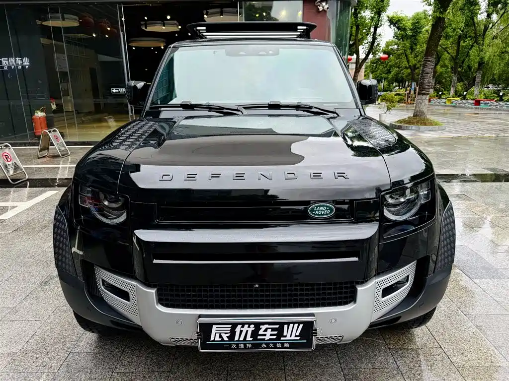 Land Rover Defender 110 3.0 T P400 Dark Special Edition