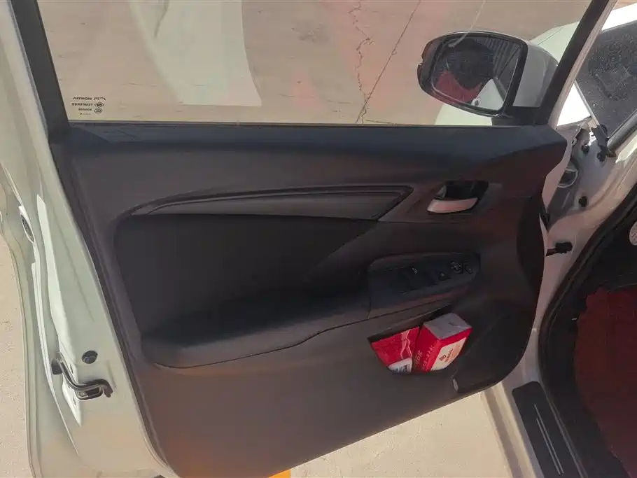 Fit 1.5 L CVT Comfort