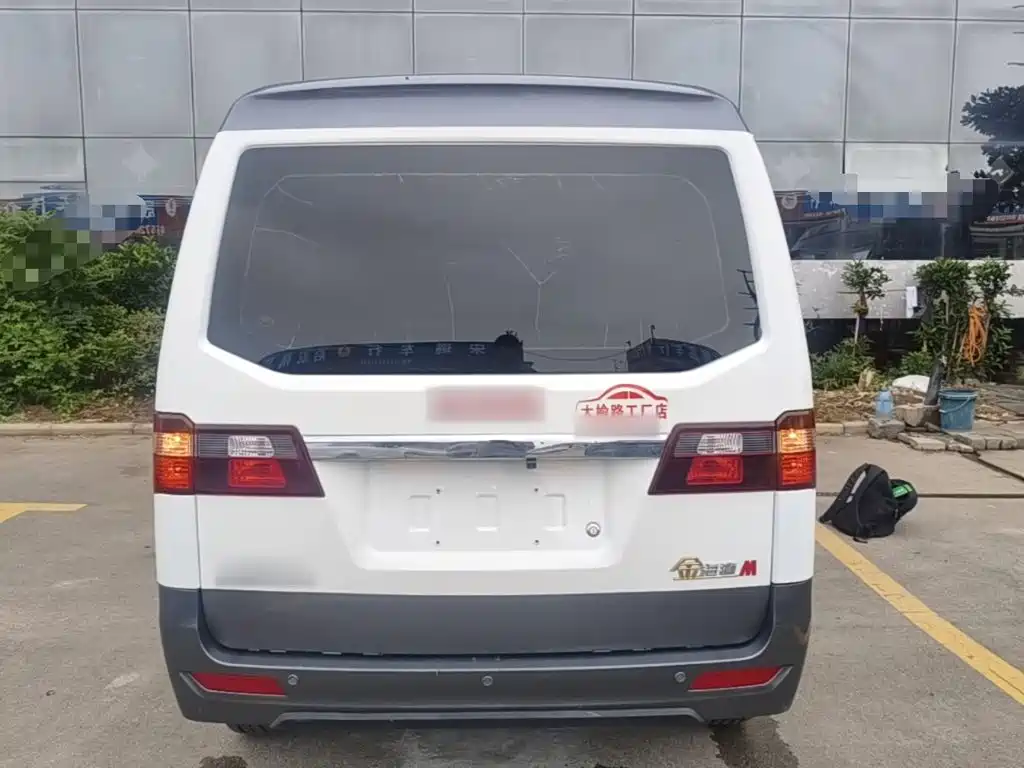 Jin Haishi M Classic 金海狮M经典 2023款 1.5 L 旅行狮客车 5/6/7座