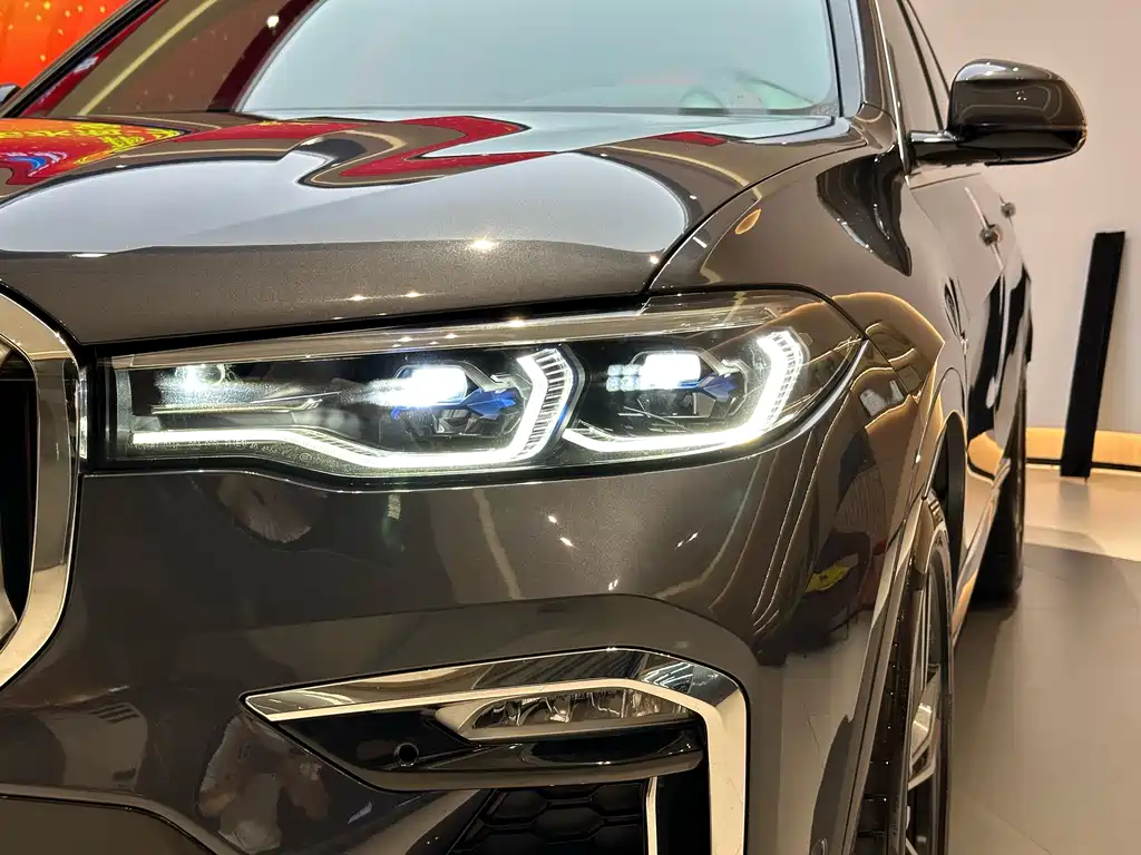BMW X7 xDrive40 i Premium M Sport Package