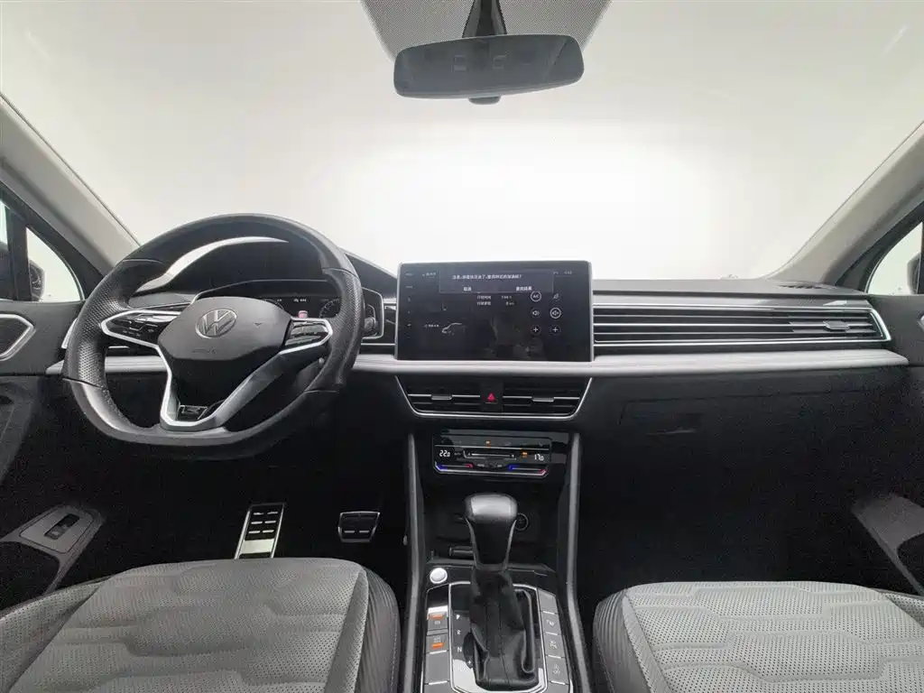 Tiguan X 330 TSI 2 WD Flagship