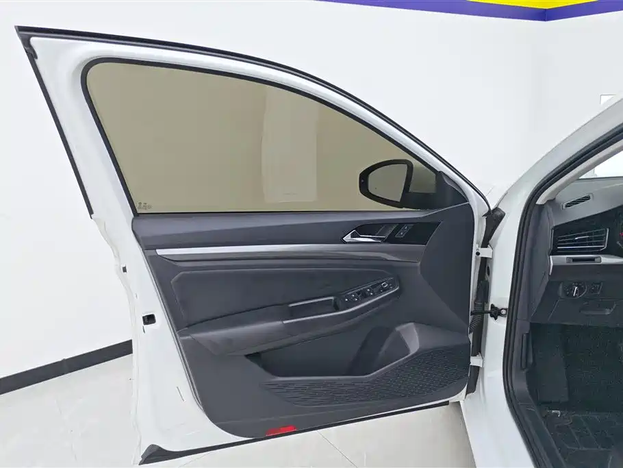 Bora 1.5 L Auto Comfort
