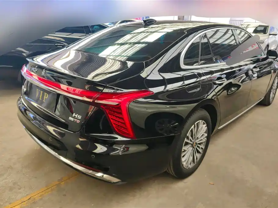 Hongqi H5 1.5 T DCT Connected Flagship Charm