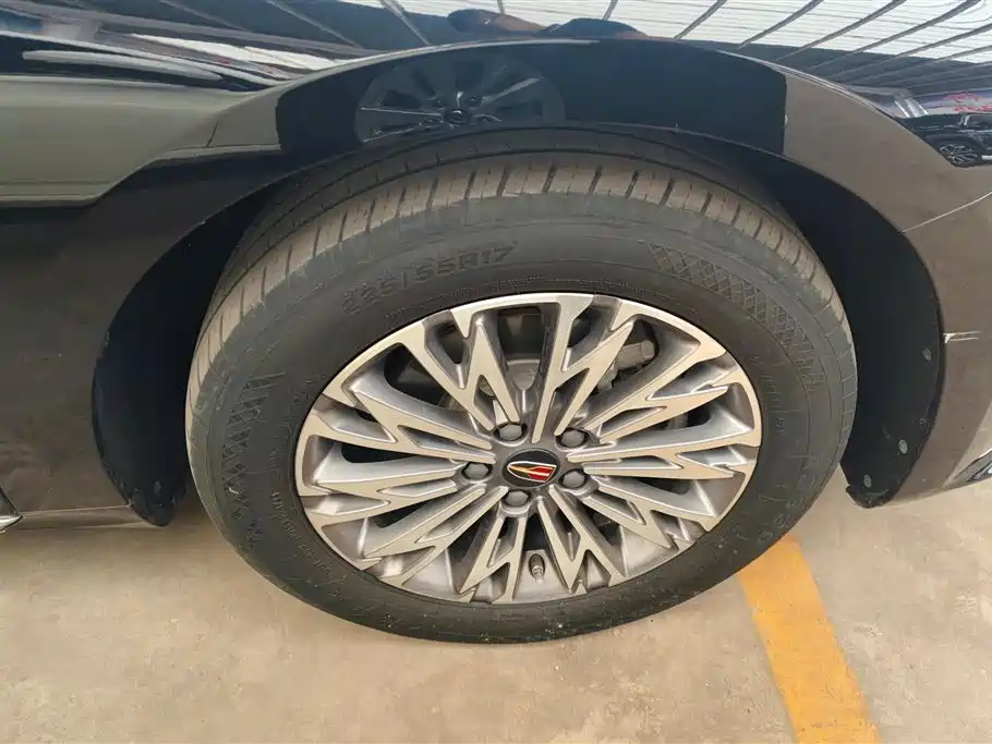 Hongqi H5 1.5 T DCT Connected Flagship Charm
