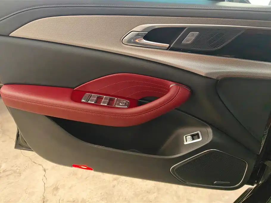 Hongqi H5 1.5 T DCT Connected Flagship Charm