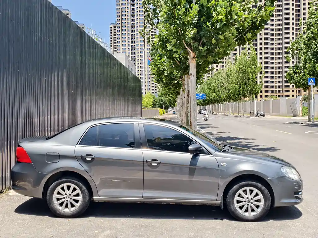Bora 1.6 L Auto Comfort