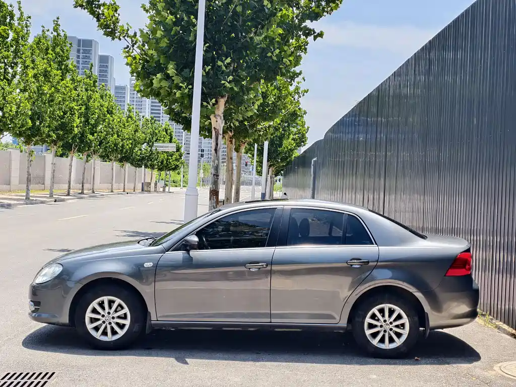 Bora 1.6 L Auto Comfort