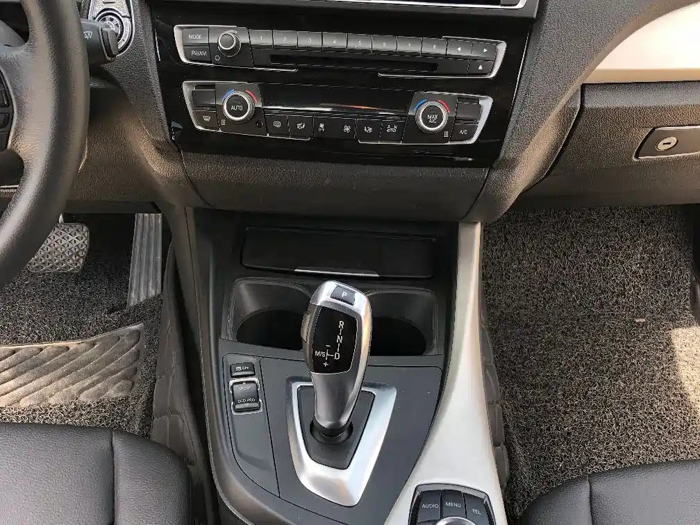 BMW 2 Series (Import) 218 i Convertible Coupe