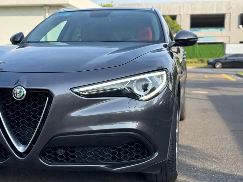 Stelvio 2.0 T 200 HP Luxury