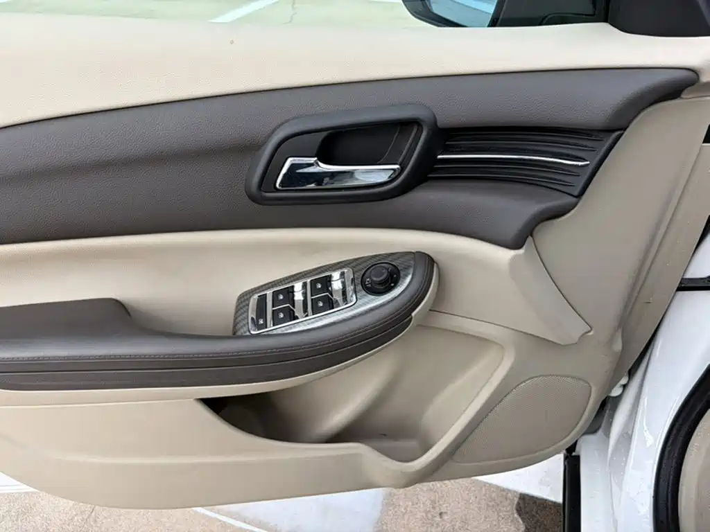 Malibu 2.0 L Auto Luxury