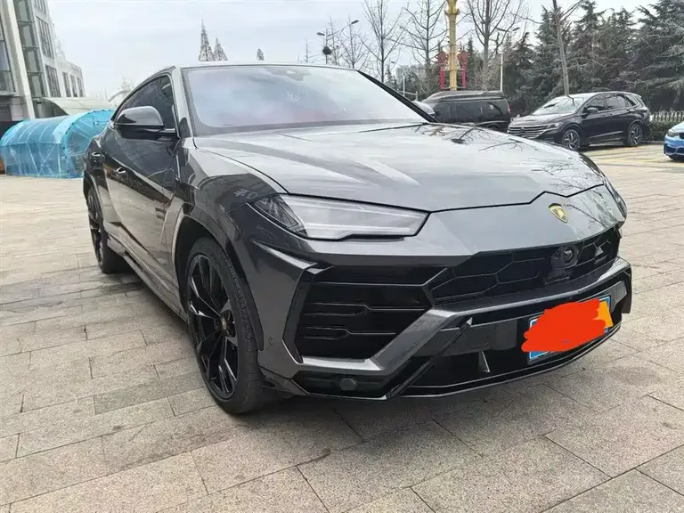 Lamborghini Urus 4.0 T V8 S