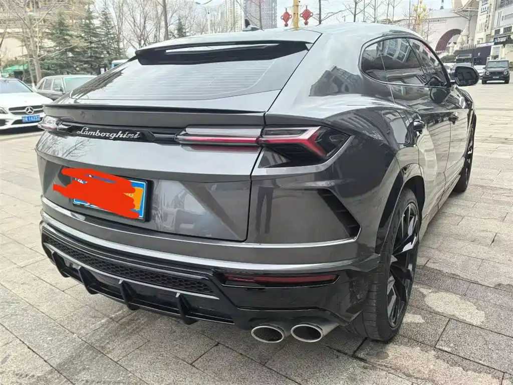 Urus 4.0 T V8 S
