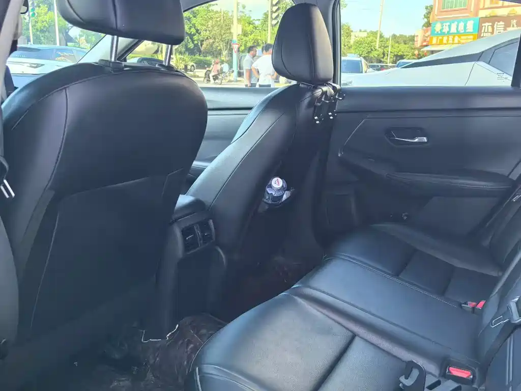 Sylphy 1.6 L XL CVT Joy