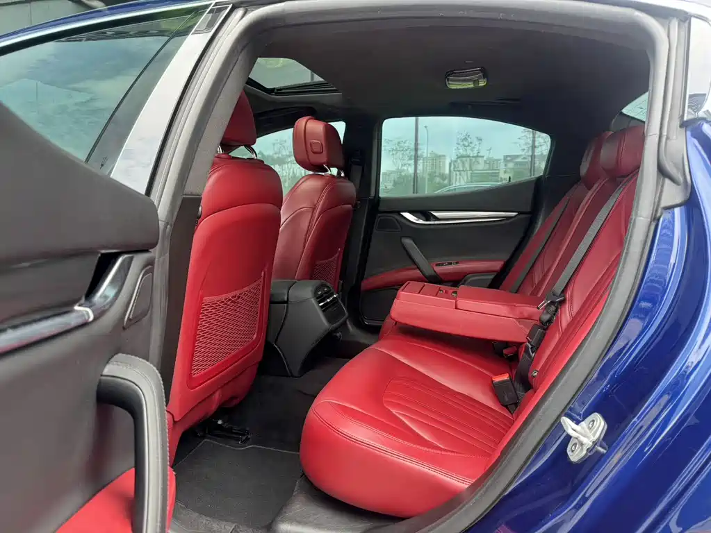 Ghibli 3.0 T Standard