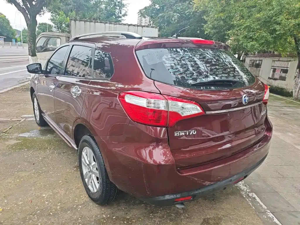 Venucia T70 1.6 L Manual Wise Travel