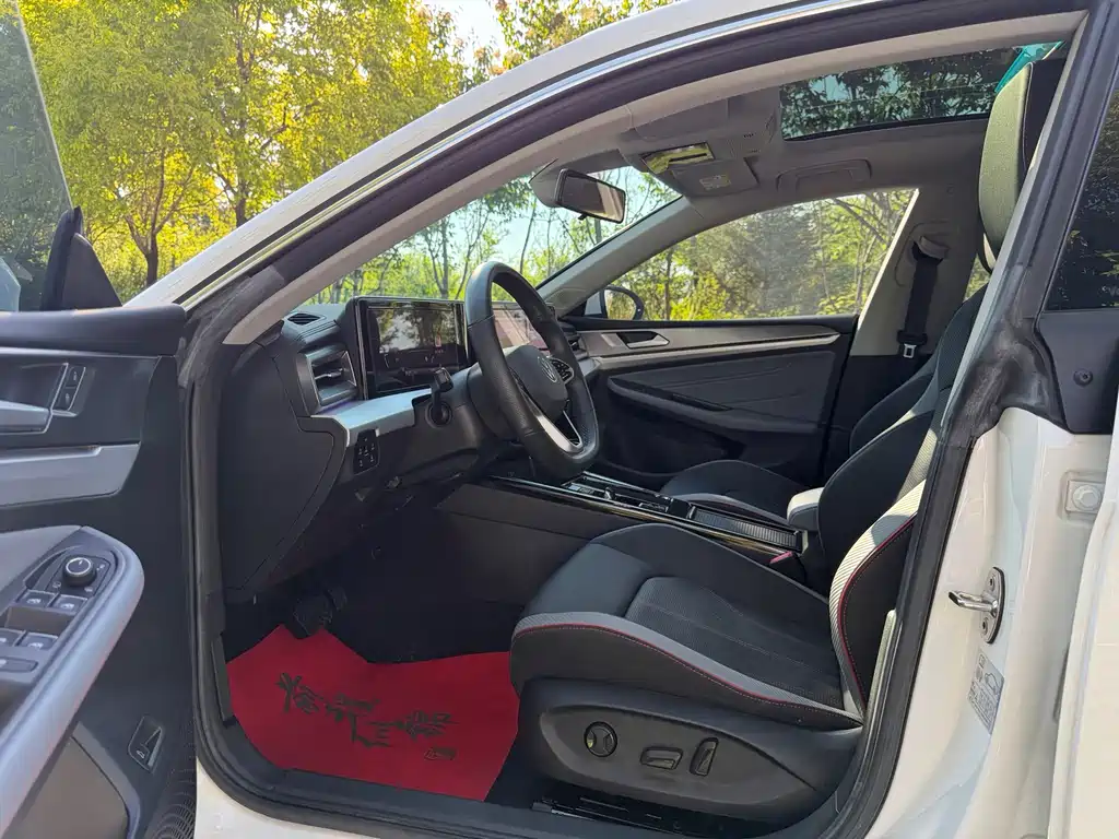 Lamando Lamando L 280 TSI DSG Spicy Cool