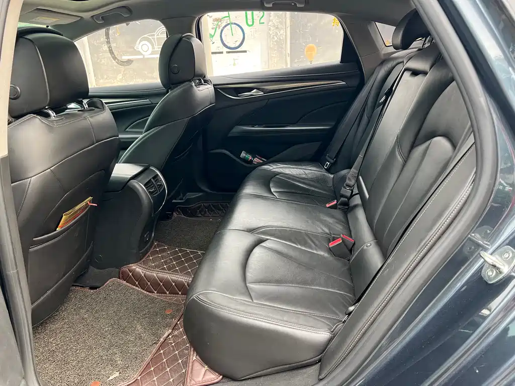 LaCrosse 28 T Luxury