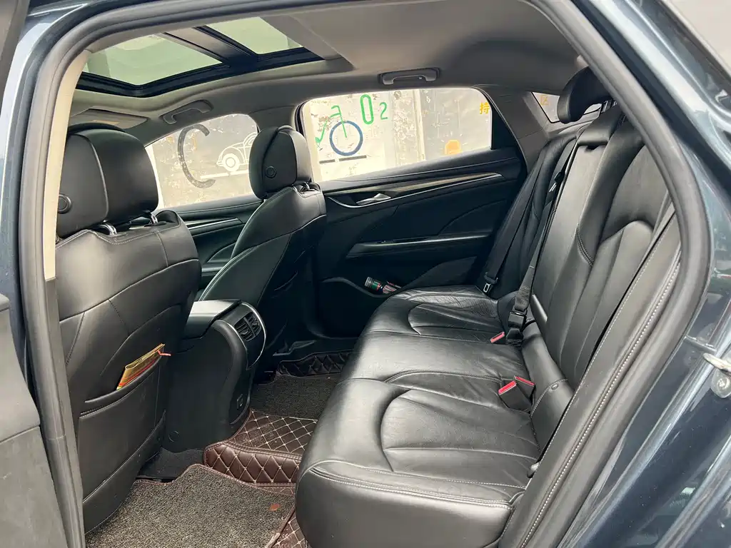LaCrosse 28 T Luxury