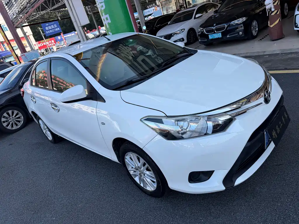 Vios 1.5 L Auto Smart Premium Stellar