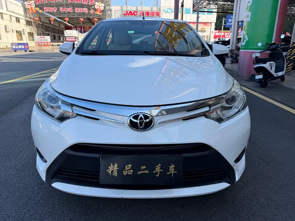Vios 1.5 L Auto Smart Premium Stellar