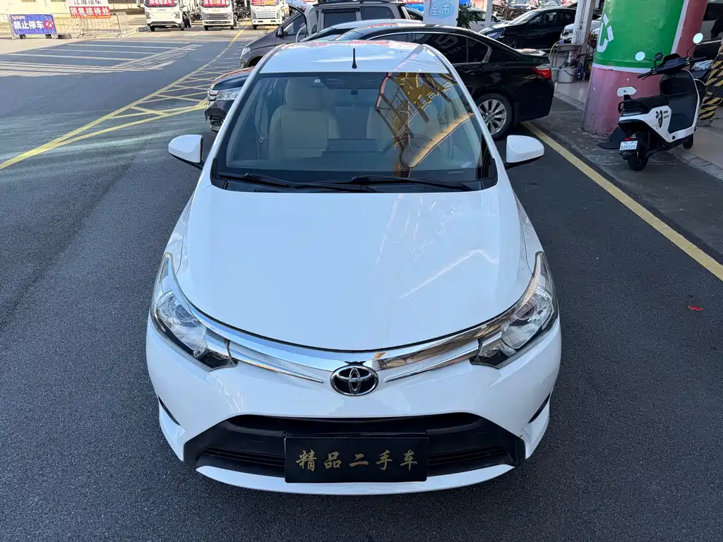 Vios 1.5 L Auto Smart Premium Stellar