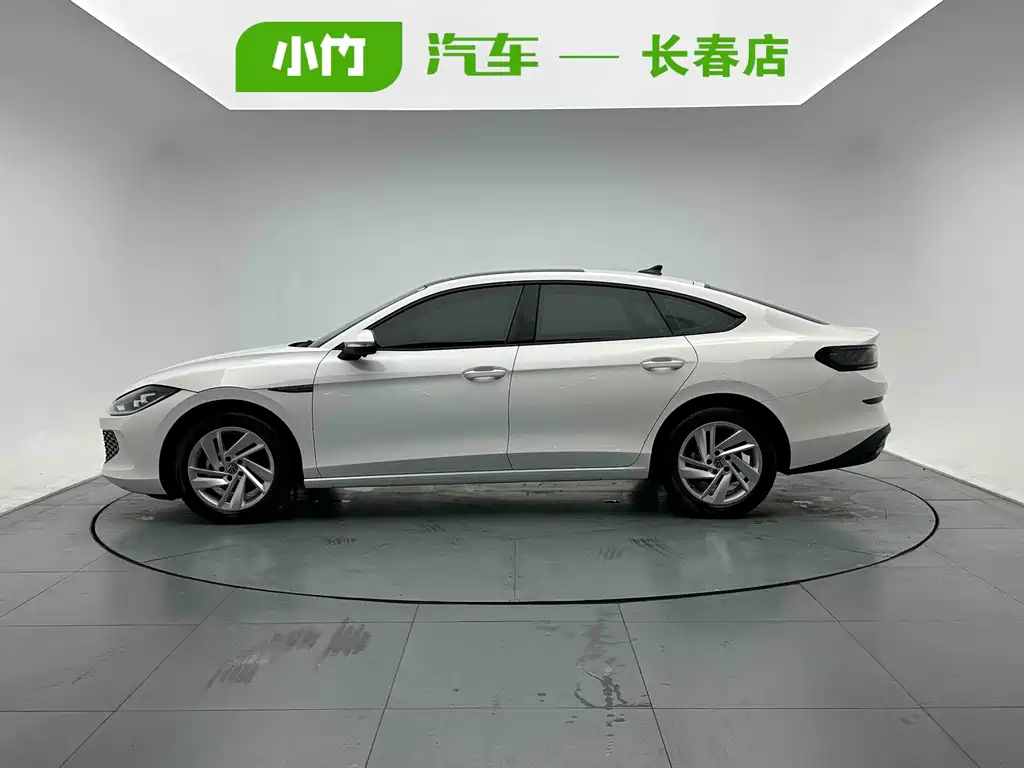 Lamando Lamando L 280 TSI DSG Dazzle Hot