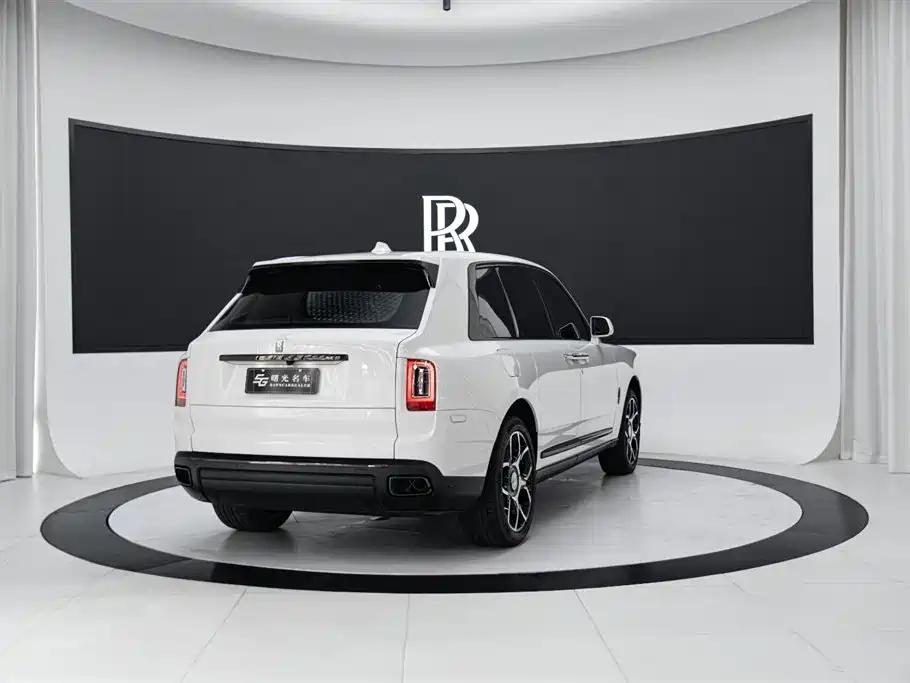 Cullinan Black Badge