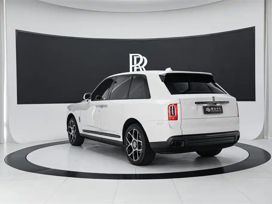 Cullinan Black Badge