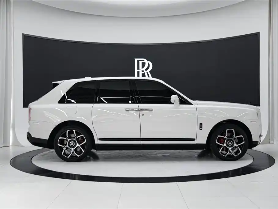 Cullinan Black Badge